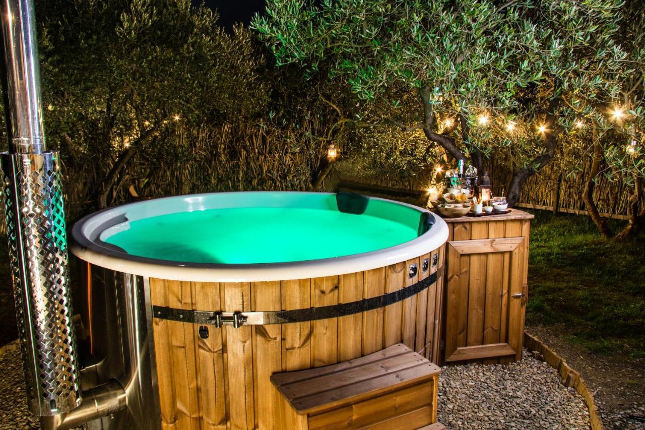 2 Cuori E 1 Yurta Glamping In Tuscany - Adults Only Asciano Exterior photo