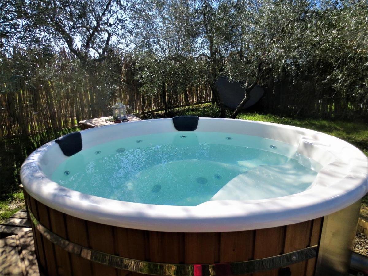 2 Cuori E 1 Yurta Glamping In Tuscany - Adults Only Asciano Exterior photo