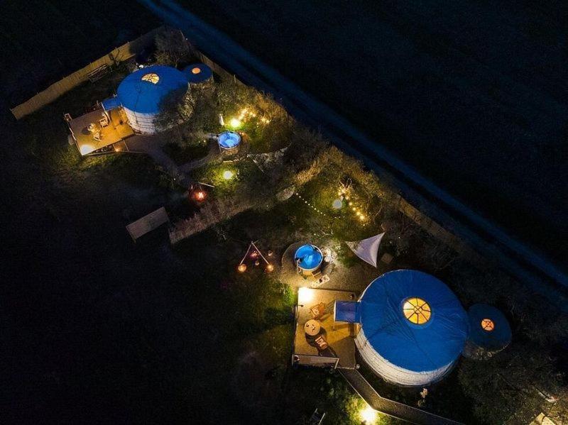 2 Cuori E 1 Yurta Glamping In Tuscany - Adults Only Asciano Exterior photo